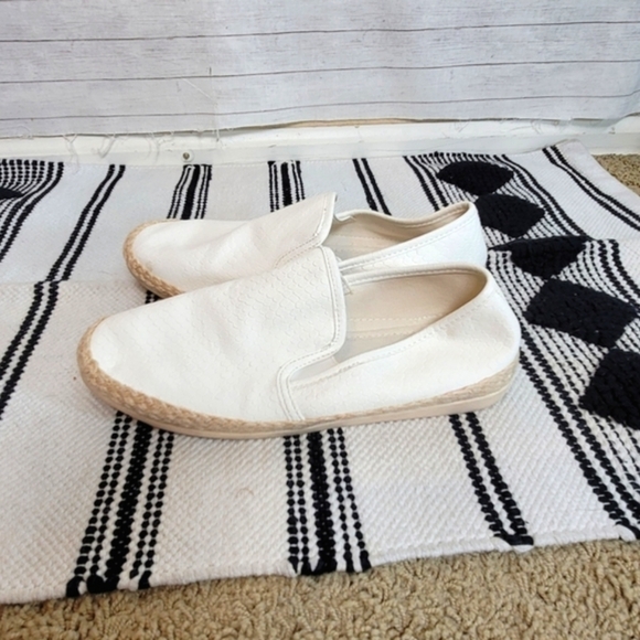 ESPRIT ELIANA WHITE SLIP ON ESPADRILLES, SZ 8 - Picture 3 of 10